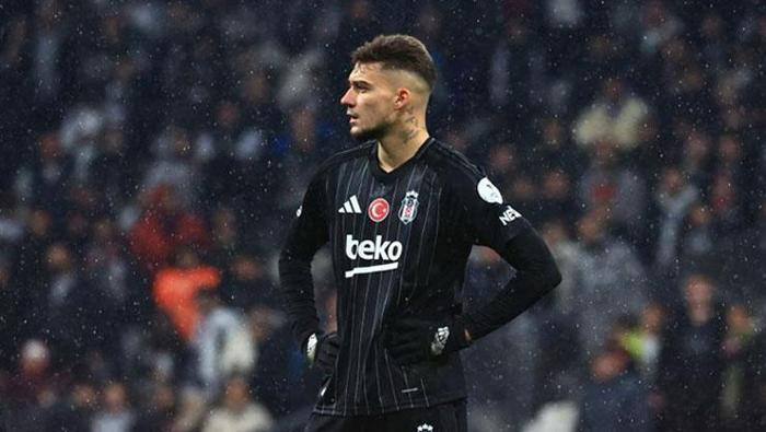 Beşiktaş'ın yıldızı ile yollar ayrılıyor! Büyük umutlarla gelmişti ama... 5 besiktasin yildizi ile yollar ayriliyor buyuk umutlarla gelmisti ama 4 tuwW7LAh