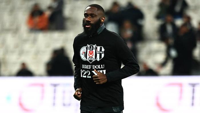 Beşiktaş'tan 122. yıla özel dev koreografi! İşte o kareler... 2 besiktastan 122 yila ozel dev koreografi iste o kareler 1