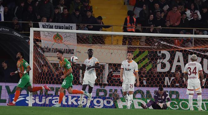 Canlı Anlatım (ÖZET) Alanyaspor - Galatasaray maç sonucu: 1-2 | Galatasaray'dan hasrete geri dönüşle son! 5 canli anlatim ozet alanyaspor galatasaray mac sonucu 1 2 galatasaraydan hasrete geri donusle