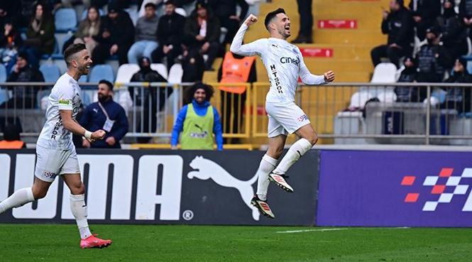 CANLI | Galatasaray'a Kasımpaşa deplasmanında şok! Müthiş maçta kazanan çıkmadı... (Kasımpaşa 3-3 Galatasaray) 3 canli galatasaraya kasimpasa deplasmaninda sok muthis macta kazanan cikmadi kasimpasa 3 3 galatasaray 2 2zU3jh82