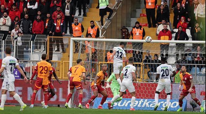 CANLI | Galatasaray'a Kasımpaşa deplasmanında şok! Müthiş maçta kazanan çıkmadı... (Kasımpaşa 3-3 Galatasaray) 4 canli galatasaraya kasimpasa deplasmaninda sok muthis macta kazanan cikmadi kasimpasa 3 3 galatasaray 3