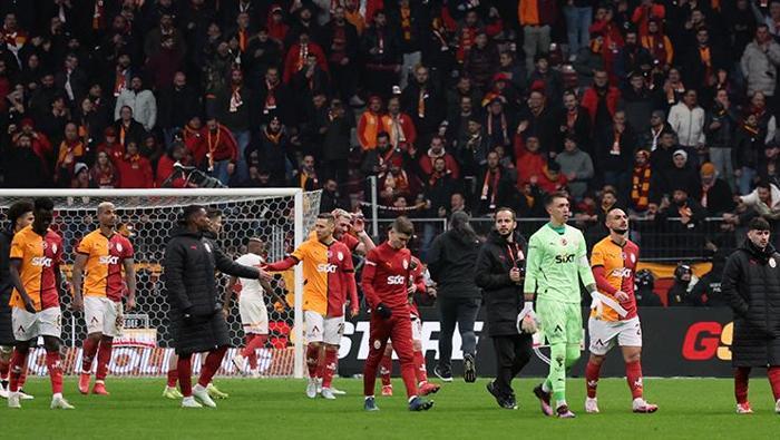 Derbi maçının ardından Galatasaray için çarpıcı yorum: 'Pirus zaferi' | 'Korner atamadan bitirdi' 16 derbi macinin ardindan galatasaray icin carpici yorum pirus zaferi korner atamadan bitirdi 15 IzTu6dH9