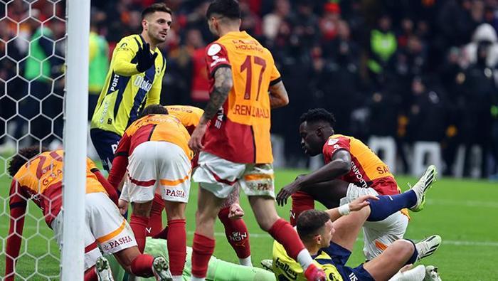 Derbi maçının ardından Galatasaray için çarpıcı yorum: 'Pirus zaferi' | 'Korner atamadan bitirdi' 22 derbi macinin ardindan galatasaray icin carpici yorum pirus zaferi korner atamadan bitirdi 21 hldBz4TR