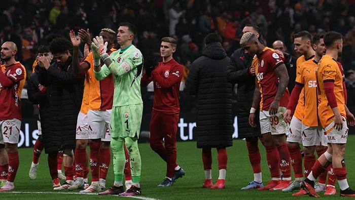 Derbi maçının ardından Galatasaray için çarpıcı yorum: 'Pirus zaferi' | 'Korner atamadan bitirdi' 24 derbi macinin ardindan galatasaray icin carpici yorum pirus zaferi korner atamadan bitirdi 23 E4YaL9zs