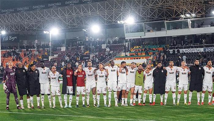 Dursun Özbek bizzat devreye girdi! Galatasaray'dan oyuncularına maaş ve prim müjdesi 5 dursun ozbek bizzat devreye girdi galatasaraydan oyuncularina maas ve prim mujdesi 4 TZhHXad8