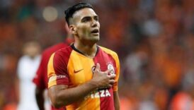 eski galatasarayli futbolcu radamel falcao 39 yasinda futbol birakti FkNGk32e