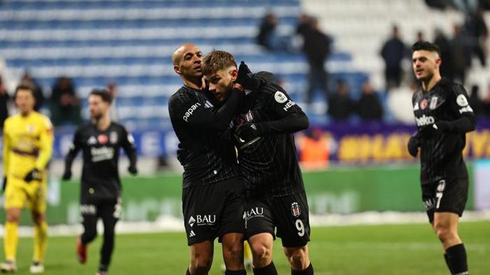 Eyüpspor - Beşiktaş maçını spor yazarları değerlendirdi! 3 puan sonrası şok sözler: İpler kopmuş, yollar ayrılmalı... 11 eyupspor besiktas macini spor yazarlari degerlendirdi 3 puan sonrasi sok sozler ipler kopmus heSKcmHi