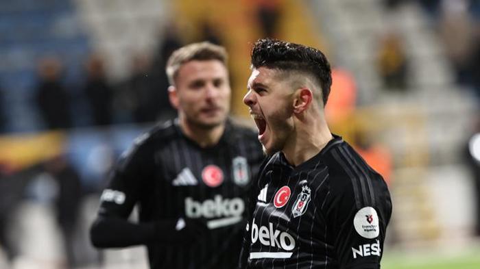Eyüpspor - Beşiktaş maçını spor yazarları değerlendirdi! 3 puan sonrası şok sözler: İpler kopmuş, yollar ayrılmalı... 12 eyupspor besiktas macini spor yazarlari degerlendirdi 3 puan sonrasi sok sozler ipler kopmus jmGB7E8M