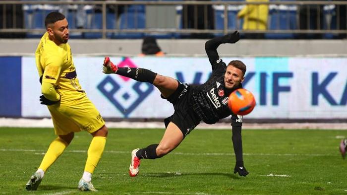 Eyüpspor - Beşiktaş maçını spor yazarları değerlendirdi! 3 puan sonrası şok sözler: İpler kopmuş, yollar ayrılmalı... 10 eyupspor besiktas macini spor yazarlari degerlendirdi 3 puan sonrasi sok sozler ipler kopmus t6ZMJhMT