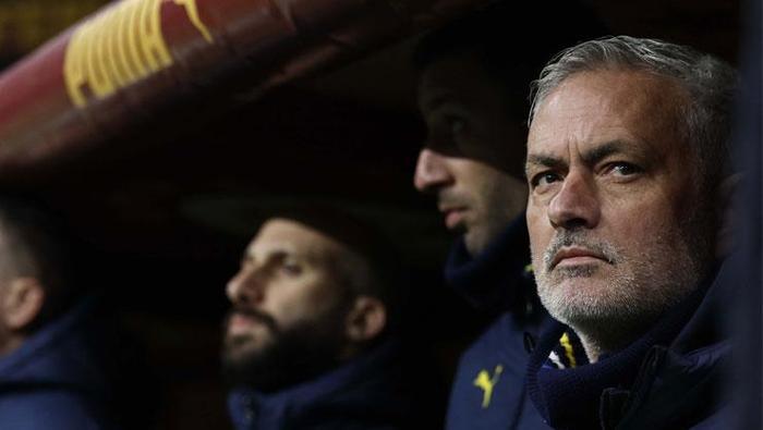 Fenerbahçe yeni sezonun ilk bombasını patlatmak üzere! Yıldız golcü için kolları sıvadı 1 fenerbahce yeni sezonun ilk bombasini patlatmak uzere yildiz golcu icin kollari sivadi 0 zs5PgSsw