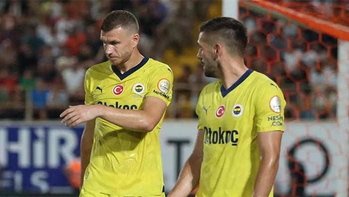 Fenerbahçe'de Cenk Tosun'un transferin sürpriz gelişme! Mourinho'an Tadic ve Dzeko kararı 2 fenerbahcede cenk tosunun transferin surpriz gelisme mourinhoan tadic ve dzeko karari 1 Ef9TlY57