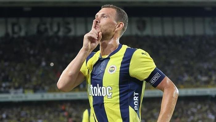 Fenerbahçe'de Cenk Tosun'un transferin sürpriz gelişme! Mourinho'an Tadic ve Dzeko kararı 4 fenerbahcede cenk tosunun transferin surpriz gelisme mourinhoan tadic ve dzeko karari 3 CIX8PkLM