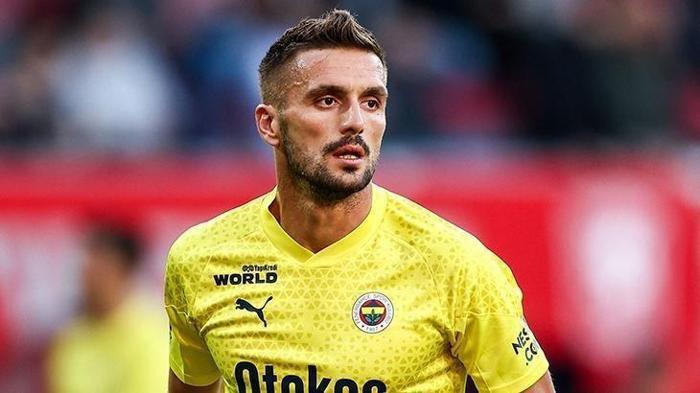 Fenerbahçe'de Cenk Tosun'un transferin sürpriz gelişme! Mourinho'an Tadic ve Dzeko kararı 5 fenerbahcede cenk tosunun transferin surpriz gelisme mourinhoan tadic ve dzeko karari 4 sJGBJXf4