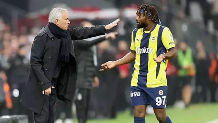 Fenerbahçe'de Maximin - Mourinho restleşmesi! Basın toplantısı sonrası paylaştı: 'Yalanlar çiçek üretir ama meyve üretmez' 1 fenerbahcede maximin mourinho restlesmesi basin toplantisi sonrasi paylasti yalanlar cicek uretir ama meyve ispEabr9