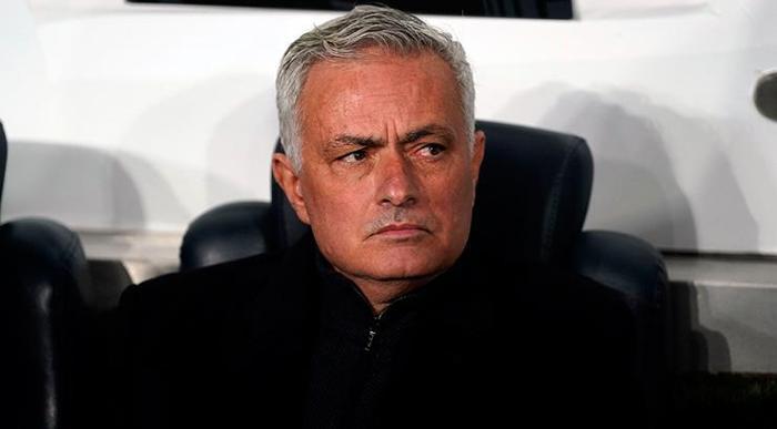 Fenerbahçe'de tam dokuz ayrılık! Mourinho biletlerini kesti 2 fenerbahcede tam dokuz ayrilik mourinho biletlerini kesti 1 LtZfv8Zj