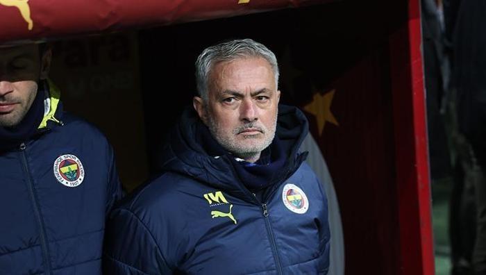 Fenerbahçe'den tüm dünyayı sarsacak Jose Mourinho sürprizi! Sözleşmesi bitmeden önce... 1 fenerbahceden tum dunyayi sarsacak jose mourinho surprizi sozlesmesi bitmeden once 0