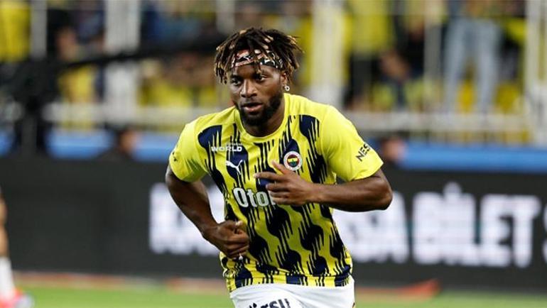 fenerbahcenin rangers maci kadrosuna alinmayan saint maximinden olay paylasim 1 zYUVn8DM