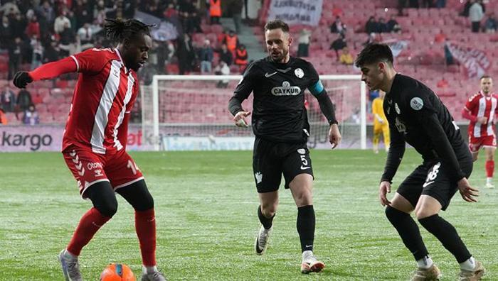 'Futbol kamuoyu ikiye bölündü' 25. haftanın hakem raporunu açıkladı: Derbiyi Türk hakem yönetseydi... 13 futbol kamuoyu ikiye bolundu 25 haftanin hakem raporunu acikladi derbiyi turk hakem yonetseydi 12 NnTAEJ8q