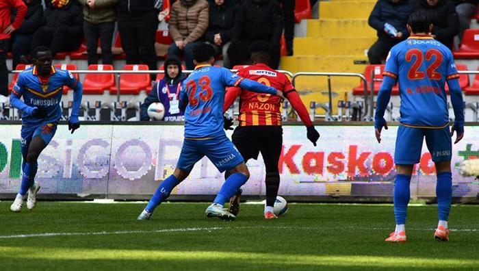 'Futbol kamuoyu ikiye bölündü' 25. haftanın hakem raporunu açıkladı: Derbiyi Türk hakem yönetseydi... 14 futbol kamuoyu ikiye bolundu 25 haftanin hakem raporunu acikladi derbiyi turk hakem yonetseydi 13 BjsfSABZ