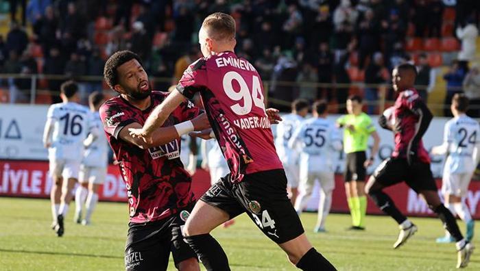 'Futbol kamuoyu ikiye bölündü' 25. haftanın hakem raporunu açıkladı: Derbiyi Türk hakem yönetseydi... 15 futbol kamuoyu ikiye bolundu 25 haftanin hakem raporunu acikladi derbiyi turk hakem yonetseydi 14 ZuEaJHhi