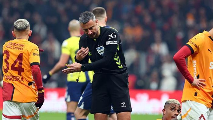 'Futbol kamuoyu ikiye bölündü' 25. haftanın hakem raporunu açıkladı: Derbiyi Türk hakem yönetseydi... 5 futbol kamuoyu ikiye bolundu 25 haftanin hakem raporunu acikladi derbiyi turk hakem yonetseydi 4 ihICEbFV