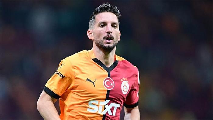 Futbolu Galatasaray'da bırakacağı iddia ediliyordu! Okan Buruk'tan flaş Mertens kararı 2 futbolu galatasarayda birakacagi iddia ediliyordu okan buruktan flas mertens karari 1 W36GlA3r