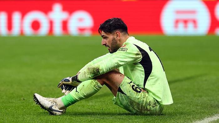 Galatasaray - AZ Alkmaar maçının ardından çarpıcı yorum: 'Genetik arıza' | 'Ezberlenmiş yanlışlar' 13 galatasaray az alkmaar macinin ardindan carpici yorum genetik ariza ezberlenmis yanlislar 12 n3JAhtkT