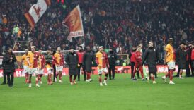 galatasaray derbiden agir yarali cikti sakatlik kabusu AJU3KGnE