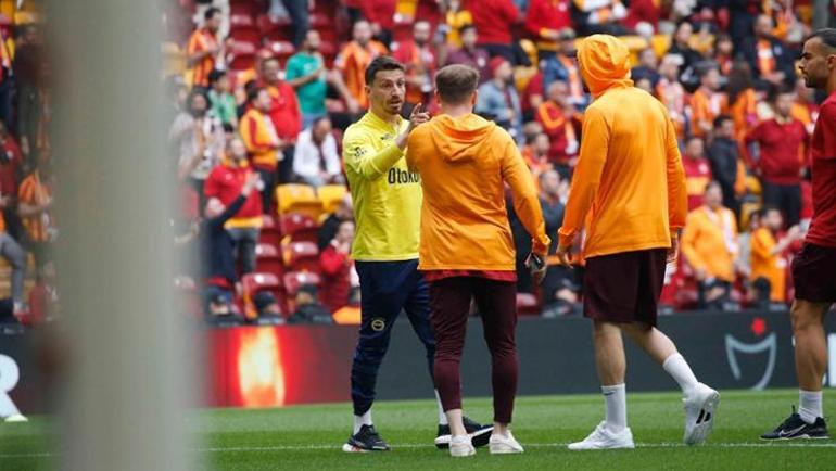 galatasaray fenerbahce derbisi oncesi gergin anlar mert hakan yandasa olay tepki 1