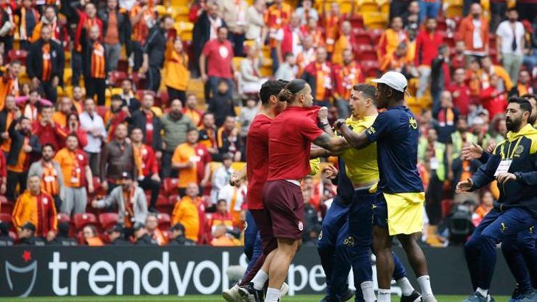 galatasaray fenerbahce derbisi oncesi gergin anlar mert hakan yandasa olay tepki 2 ARMXyZnG