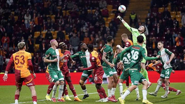 Galatasaray-Konyaspor maçını spor yazarları değerlendirdi 'G.Saray futbol oynamıyor cepten yiyor' 12 galatasaray konyaspor macini spor yazarlari degerlendirdi gsaray futbol oynamiyor cepten yiyor 11 Tk2fzBgY