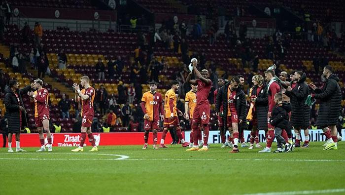 Galatasaray-Konyaspor maçını spor yazarları değerlendirdi 'G.Saray futbol oynamıyor cepten yiyor' 14 galatasaray konyaspor macini spor yazarlari degerlendirdi gsaray futbol oynamiyor cepten yiyor 13