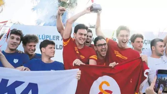 Galatasaray kupasını Fenerbahçe'ye kaptırdı! 4 aylık süreç sona erdi 1 galatasaray kupasini fenerbahceye kaptirdi 4 aylik surec sona erdi 0 HKheWwey