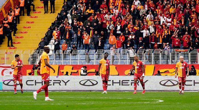 Galatasaray onları mumla arıyor! İki ismin yokluğu hissedildi 3 galatasaray onlari mumla ariyor iki ismin yoklugu hissedildi 2