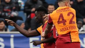 galatasarayda davinson sanchez ligdeki 3 golunu atti tIfDswIk