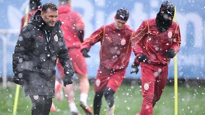 Galatasaray'da derbi öncesi Okan Buruk görüşme odasına! Yönetime garanti verdi 5 galatasarayda derbi oncesi okan buruk gorusme odasina yonetime garanti verdi 4 WOvG7mMi