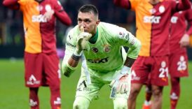 galatasarayda derbilerin en tecrubelisi kaleci muslera pArrjlEV