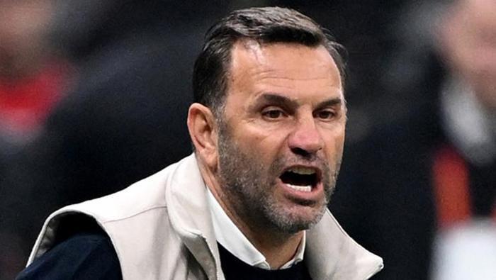Galatasaray'da karar verildi: İki isimle yollar ayrılıyor! 2 galatasarayda karar verildi iki isimle yollar ayriliyor 1 ZCtFd38d