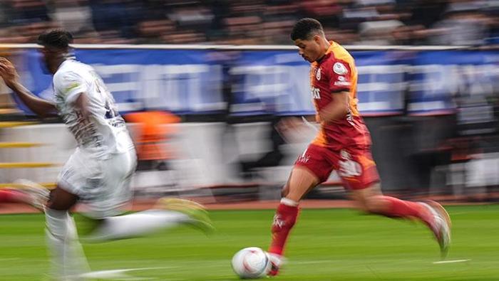 Galatasaray'da Muslera devreye girdi! Başkan Dursun Özbek'ten hamle 3 galatasarayda muslera devreye girdi baskan dursun ozbekten hamle 2