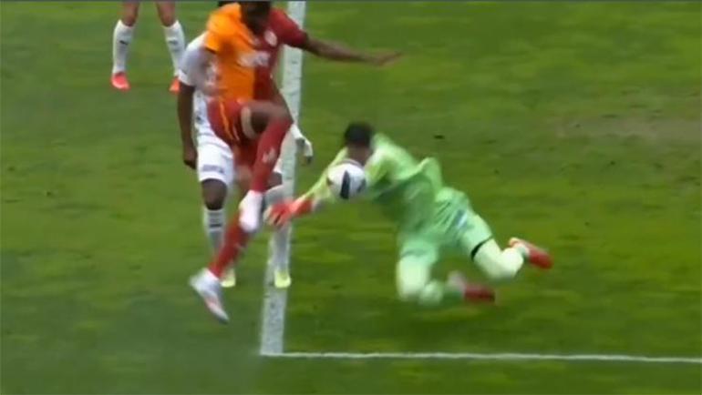 galatasarayda osimhen gollerine devam ediyor tartismali penalti pozisyonu 0 4T5GaH45