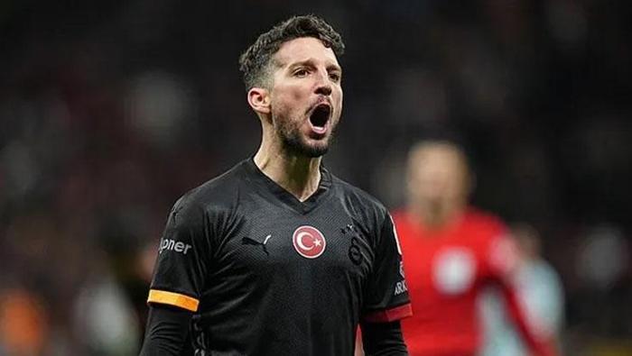 Galatasaray'dan transferde sürpriz hamle... Mertens'in yerine Süper Lig'den 10 numara! 2 galatasaraydan transferde surpriz hamle mertensin yerine super ligden 10 numara 1 l5P6knXJ