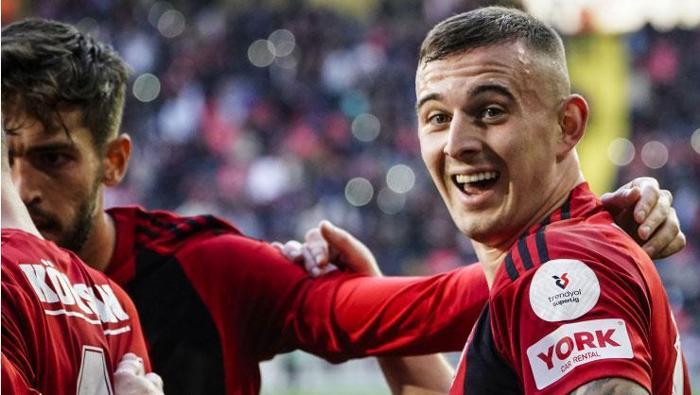 Galatasaray'dan transferde sürpriz hamle... Mertens'in yerine Süper Lig'den 10 numara! 4 galatasaraydan transferde surpriz hamle mertensin yerine super ligden 10 numara 3 3uKDPpSI