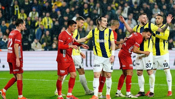 'İkinci sarı kartı vermeliydi' 26. haftanın hakem raporunu açıkladı: MHK bir an önce önlem almalı 1 ikinci sari karti vermeliydi 26 haftanin hakem raporunu acikladi mhk bir an once onlem Fk8qeiPt