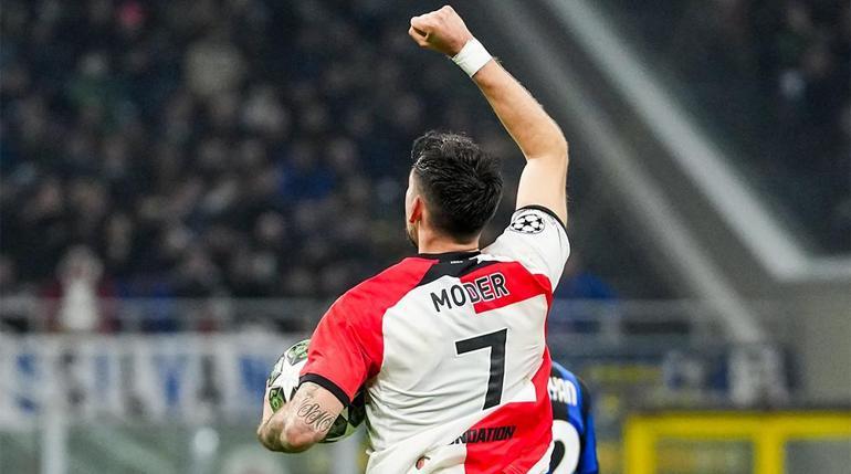 inter feyenoord uefa sampiyonlar ligi maci canli hakan calhanoglu sahnede 1 zXROLivL