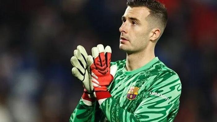 İspanyollar duyurdu! Galatasaray, Muslera'nın alternatifi için kesenin ağzını açtı 4 ispanyollar duyurdu galatasaray musleranin alternatifi icin kesenin agzini acti 3 BRkR4BrT