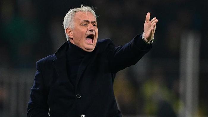 Jose Mourinho'dan çok çarpıcı Süper Lig itirafı: 'Türkiye'de böyle değil!' Anderlecht-Fenerbahçe maçı öncesi Chelsea'nin eski yıldızına 6 jose mourinhodan cok carpici super lig itirafi turkiyede boyle degil anderlecht fenerbahce maci oncesi chelseanin W9vNacF3