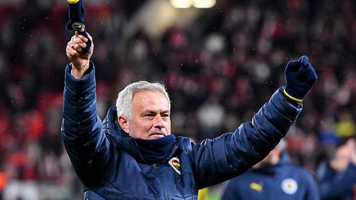 Jose Mourinho'dan dış basına olay Galatasaray sözleri! Gece yarısı gündeme bomba gibi düştü 2 jose mourinhodan dis basina olay galatasaray sozleri gece yarisi gundeme bomba gibi dustu 1 ONCz6SE1