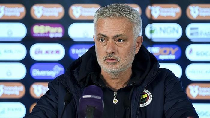 Jose Mourinho'nun 'maymun' benzetmesi ırkçılık mı hakaret mi? Hukukçular açıkladı! Galatasaray-Fenerbahçe derbisi sonrası tartışmalar bitmiyor... 9 jose mourinhonun maymun benzetmesi irkcilik mi hakaret mi hukukcular acikladi galatasaray fenerbahce derbisi sonrasi tartismalar EFQyASPi