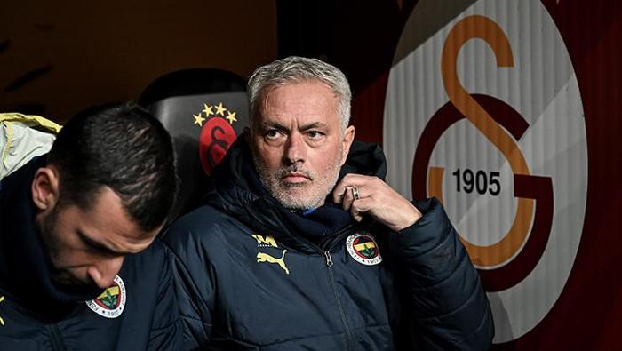 Jose Mourinho'nun 'maymun' benzetmesi ırkçılık mı hakaret mi? Hukukçular açıkladı! Galatasaray-Fenerbahçe derbisi sonrası tartışmalar bitmiyor... 11 jose mourinhonun maymun benzetmesi irkcilik mi hakaret mi hukukcular acikladi galatasaray fenerbahce derbisi sonrasi tartismalar W6A6DCOz