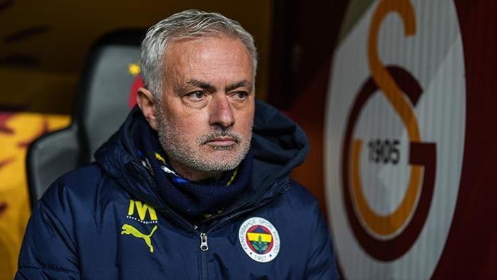 Jose Mourinho'nun 'maymun' benzetmesi ırkçılık mı hakaret mi? Hukukçular açıkladı! Galatasaray-Fenerbahçe derbisi sonrası tartışmalar bitmiyor... 7 jose mourinhonun maymun benzetmesi irkcilik mi hakaret mi hukukcular acikladi galatasaray fenerbahce derbisi sonrasi tartismalar jM3kGQly